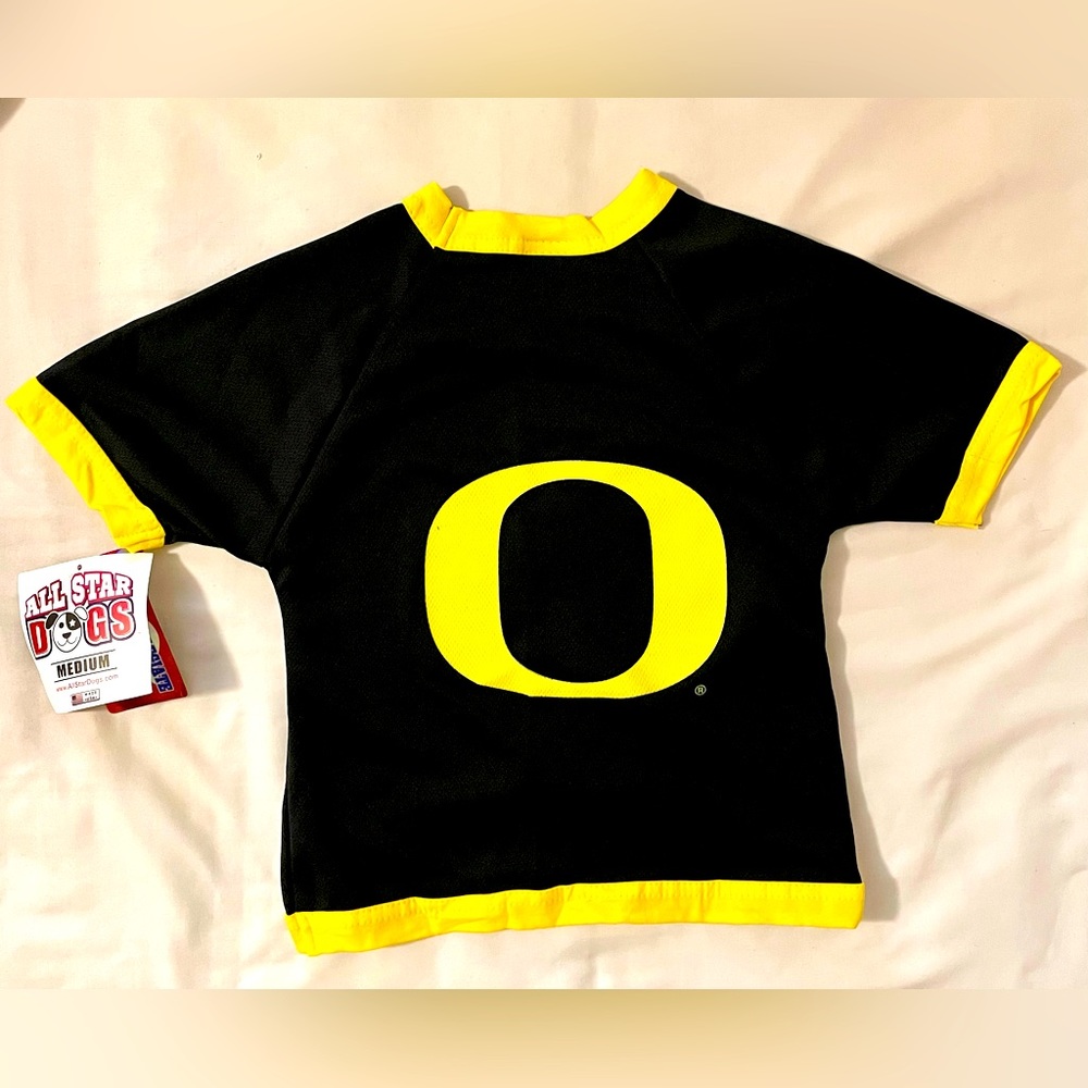 Oregon Ducks Dog Shirt sz Med. NWT